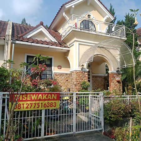 Villa Kota Bunga Cipanas 3 Kamar Baru Renovasi Full Wifi Cikundul Екстериор снимка