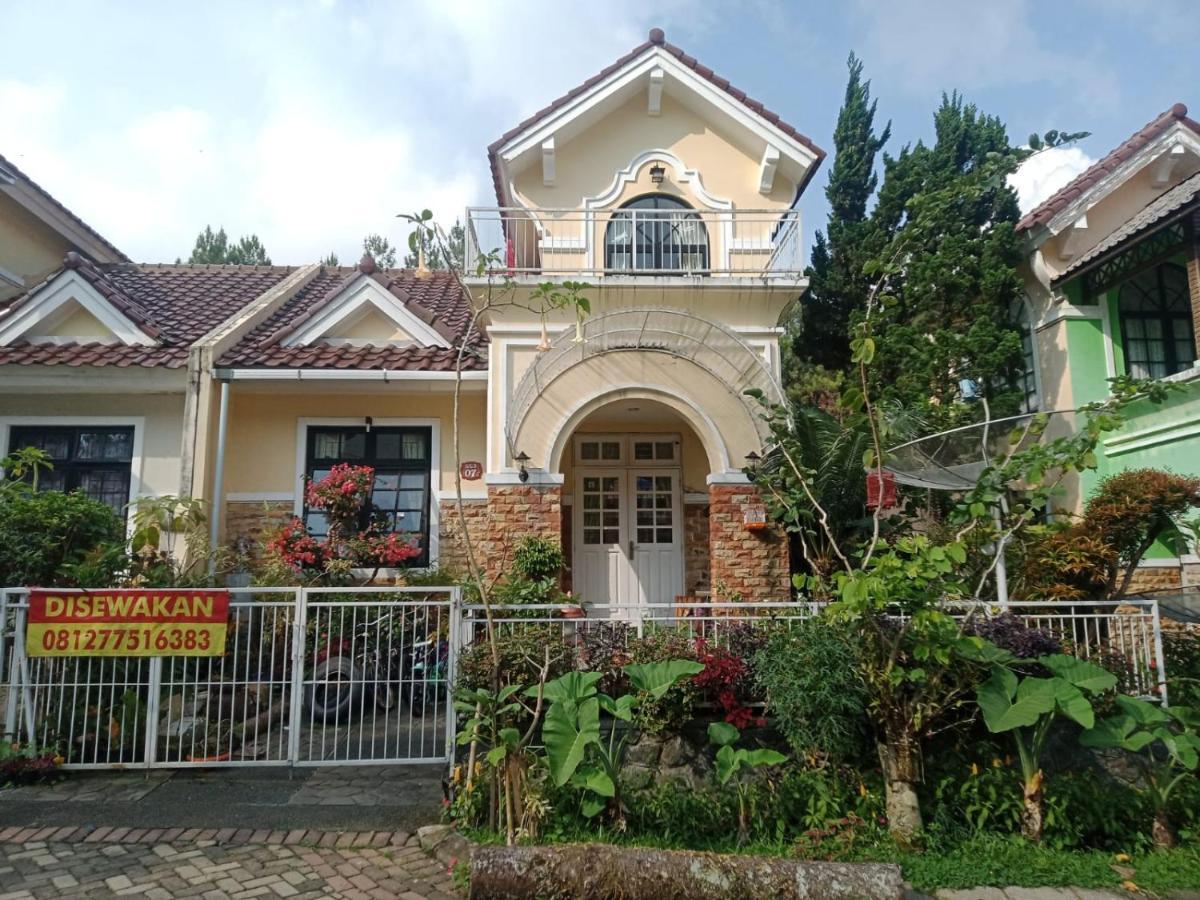 Villa Kota Bunga Cipanas 3 Kamar Baru Renovasi Full Wifi Cikundul Екстериор снимка